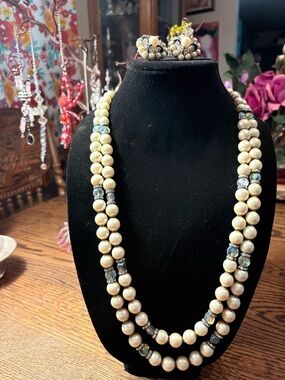Singed Hobe faux pearl Beaded Double-Strand Necklace pierced Earrings Set